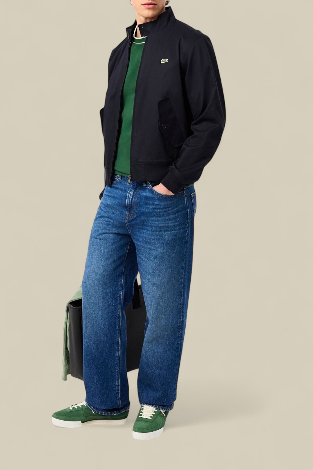 תמונת כל הלוק של חולצת טי פיקה